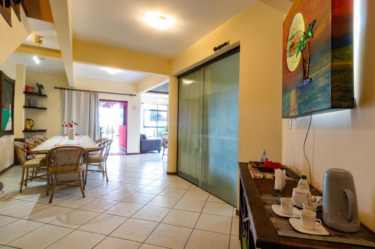 Olhos Verdes Guest House 봄비나스 외부 사진