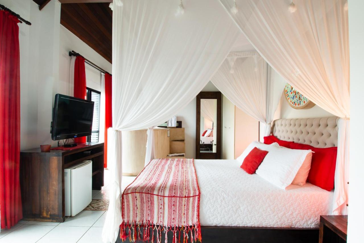 Olhos Verdes Guest House 봄비나스 외부 사진