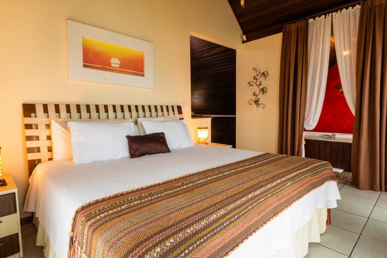 Olhos Verdes Guest House 봄비나스 외부 사진