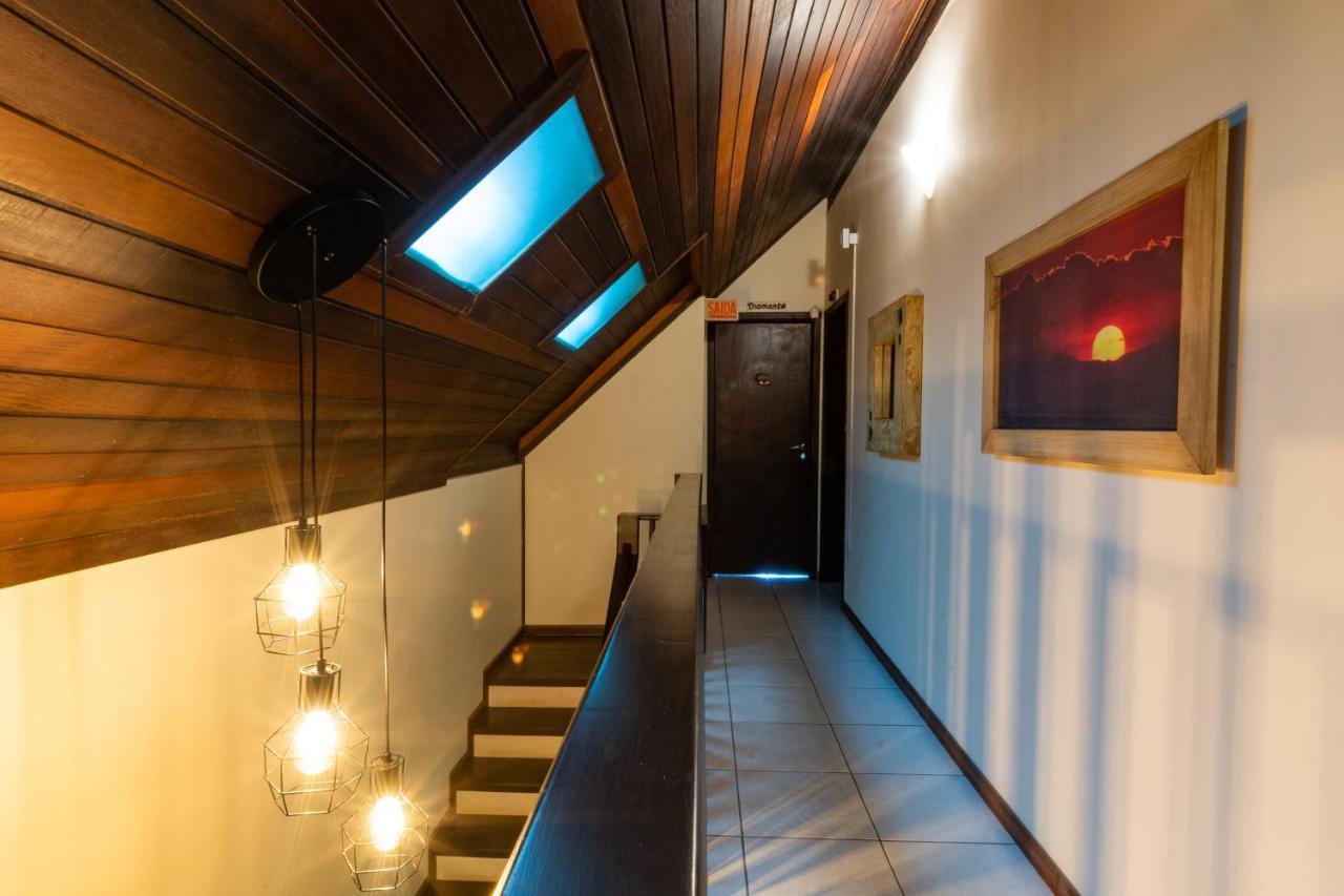 Olhos Verdes Guest House 봄비나스 외부 사진